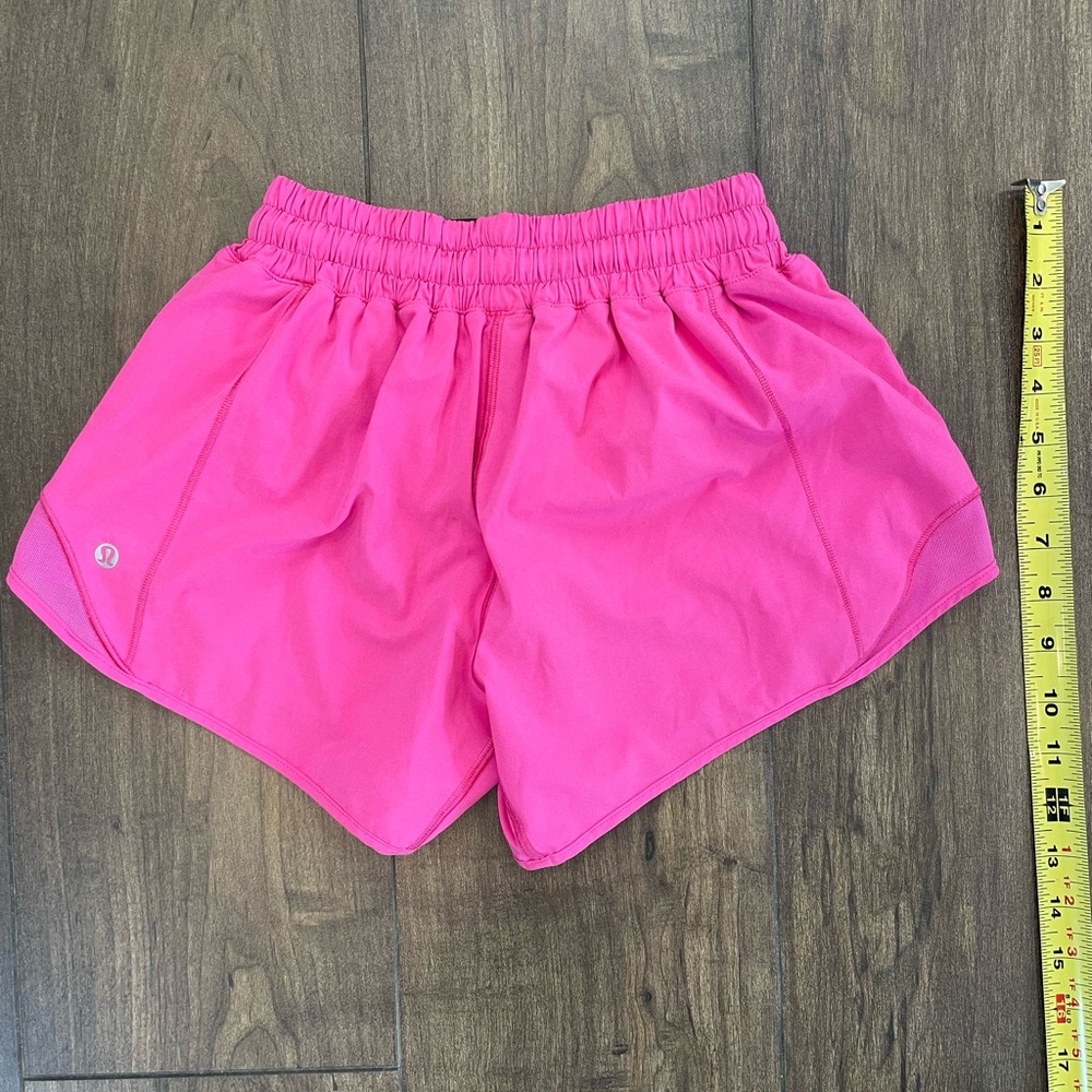 Lululemon Hotty Hot Low Rise 4” Shorts